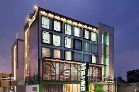 Hotel MaxOne at Belstar